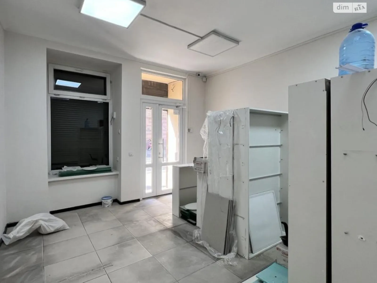 Здається в оренду приміщення вільного призначення 32.9 кв. м в 3-поверховій будівлі, цена: 500 $ - фото 1