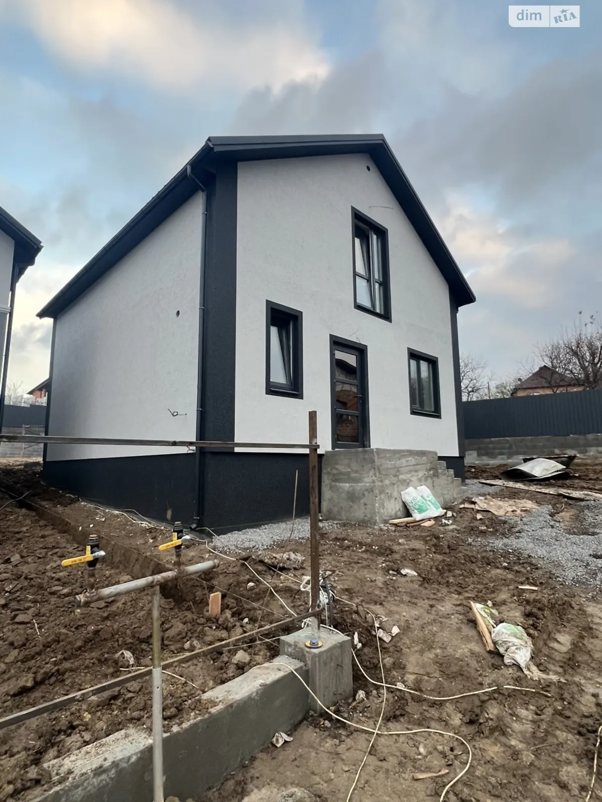 Продается дом на 2 этажа 121 кв. м с верандой, цена: 83000 $ - фото 1