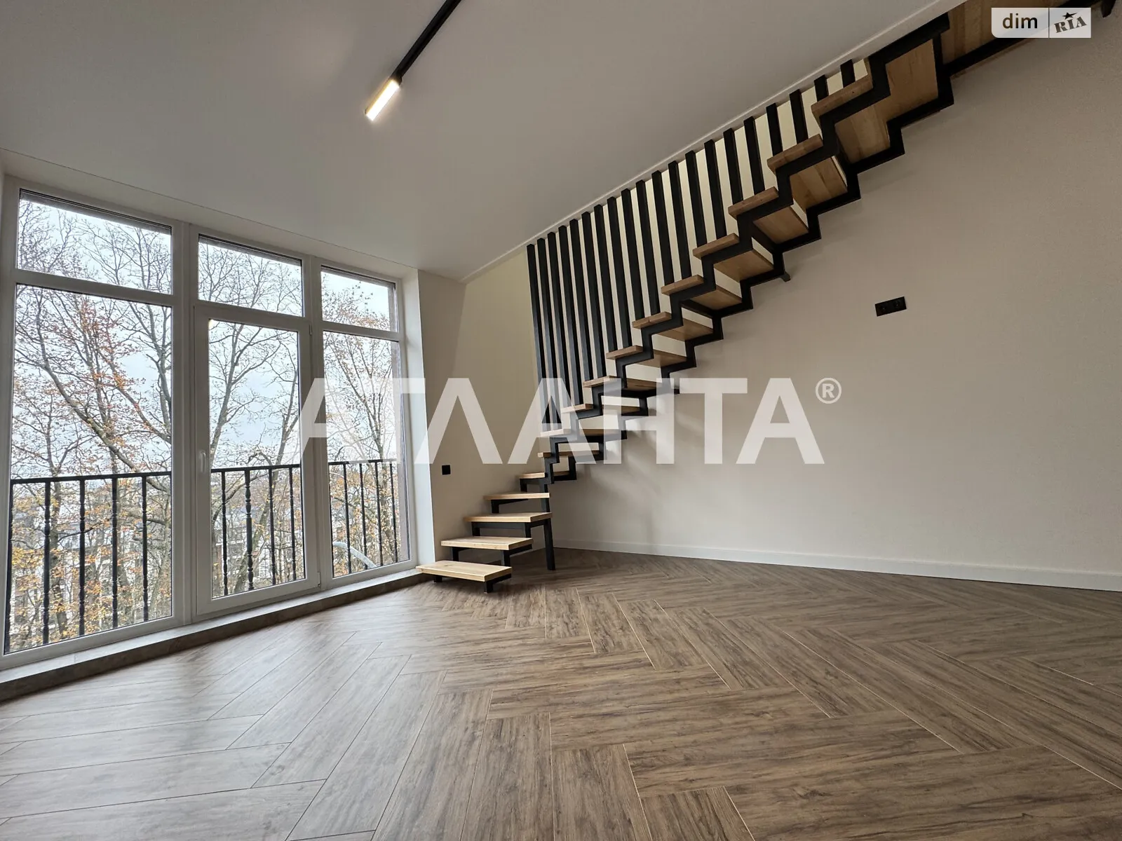 Продается 3-комнатная квартира 96 кв. м в Чагоре, ул. Международная - фото 1