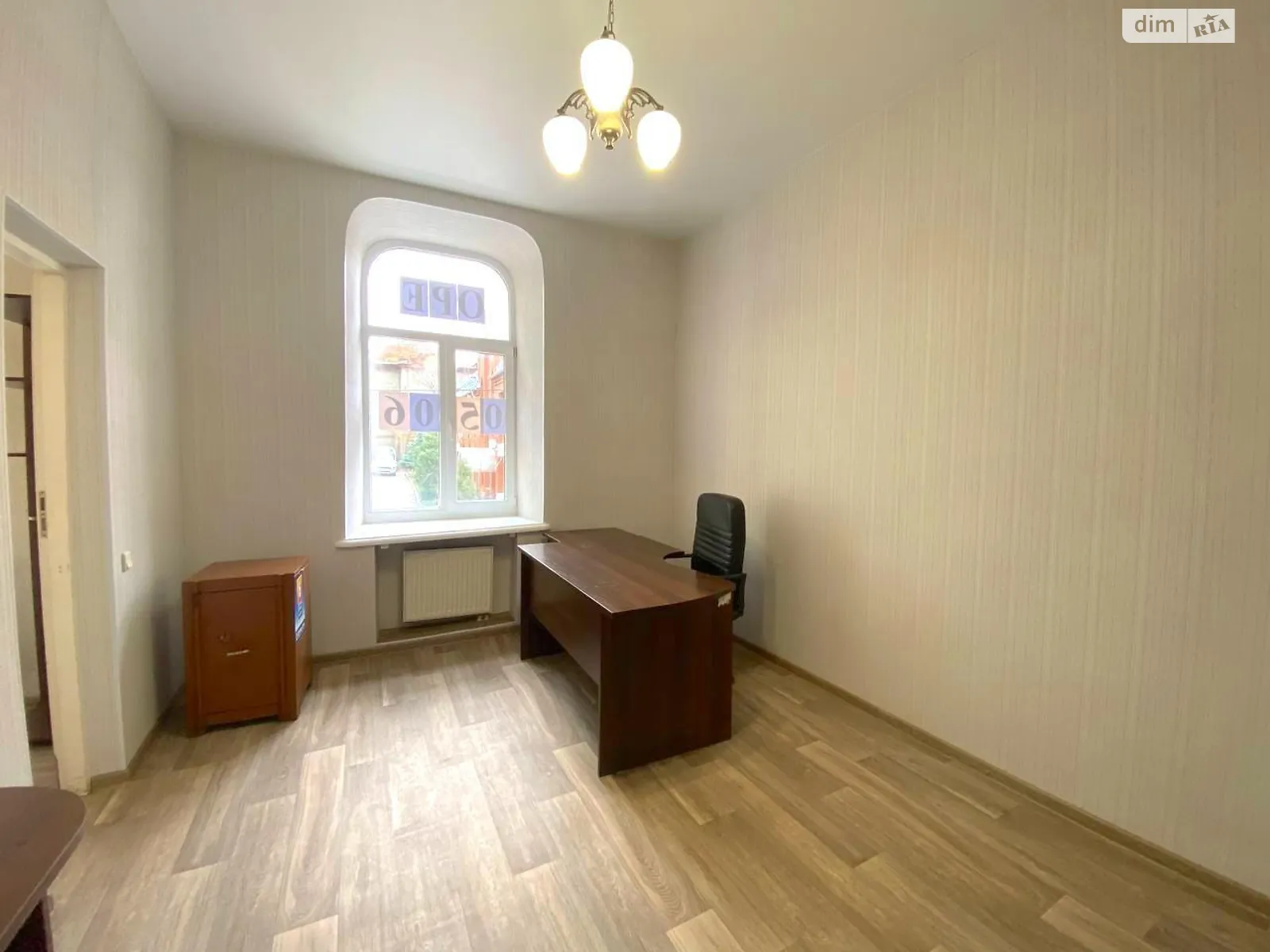 Здається в оренду офіс 54 кв. м в бізнес-центрі, цена: 14000 грн - фото 1