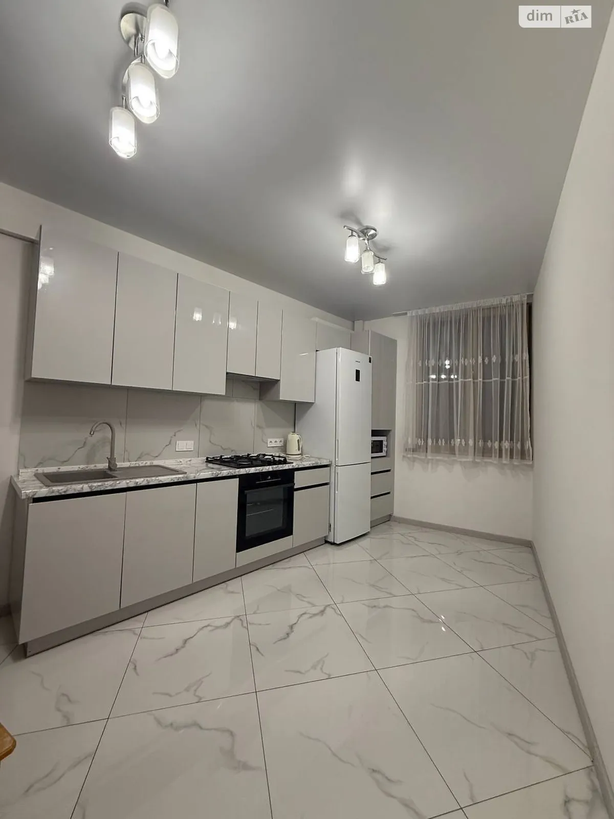 Сдается в аренду 2-комнатная квартира 66 кв. м в, цена: 400 $ - фото 1