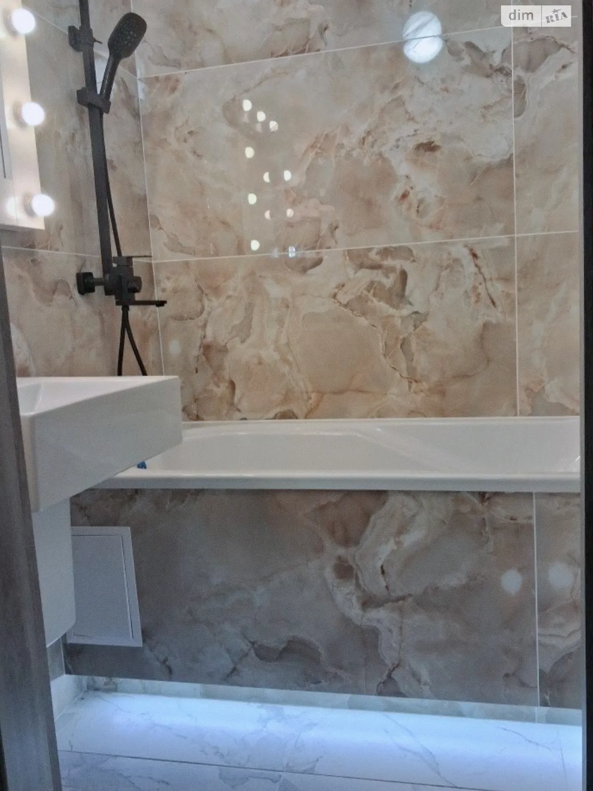 Продается 1-комнатная квартира 43 кв. м в Житомире, ул. Крошенская - фото 1