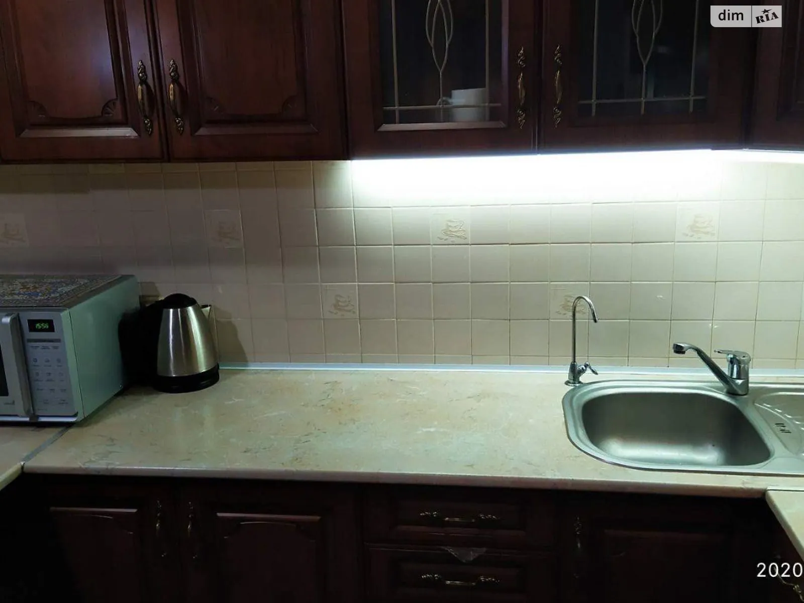 Здається в оренду 2-кімнатна квартира 44 кв. м у Києві, вул. Салютна, 11 - фото 1