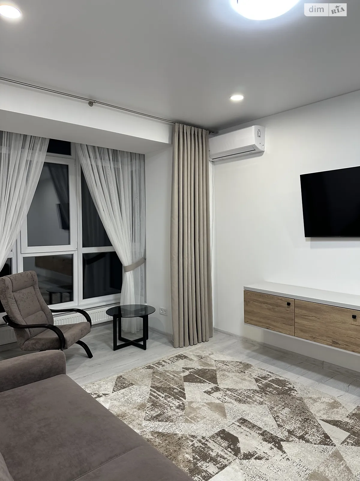 Сдается в аренду 2-комнатная квартира 56 кв. м в Ивано-Франковске, ул. Гетьмана Ивана Мазепы, 164 корпус 4 - фото 1