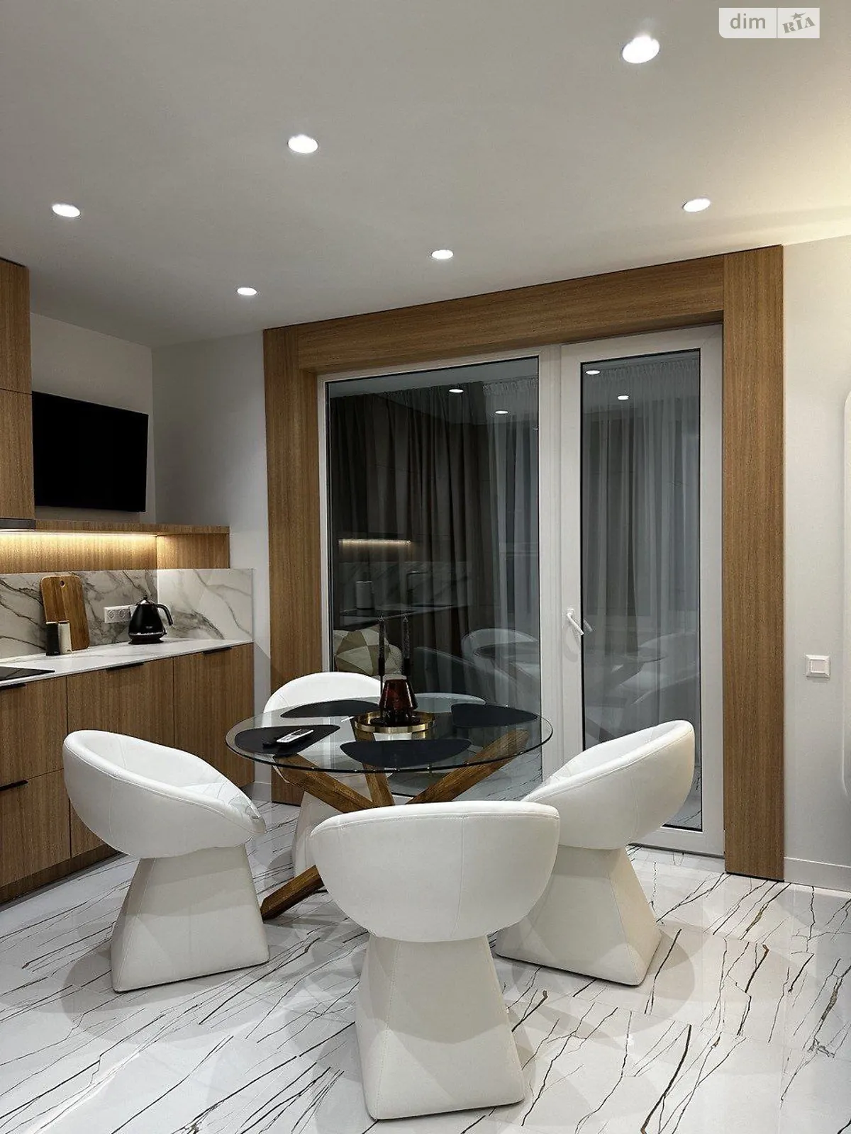 Продается 1-комнатная квартира 58 кв. м в Киеве, ул. Златоустовская, 25 - фото 1