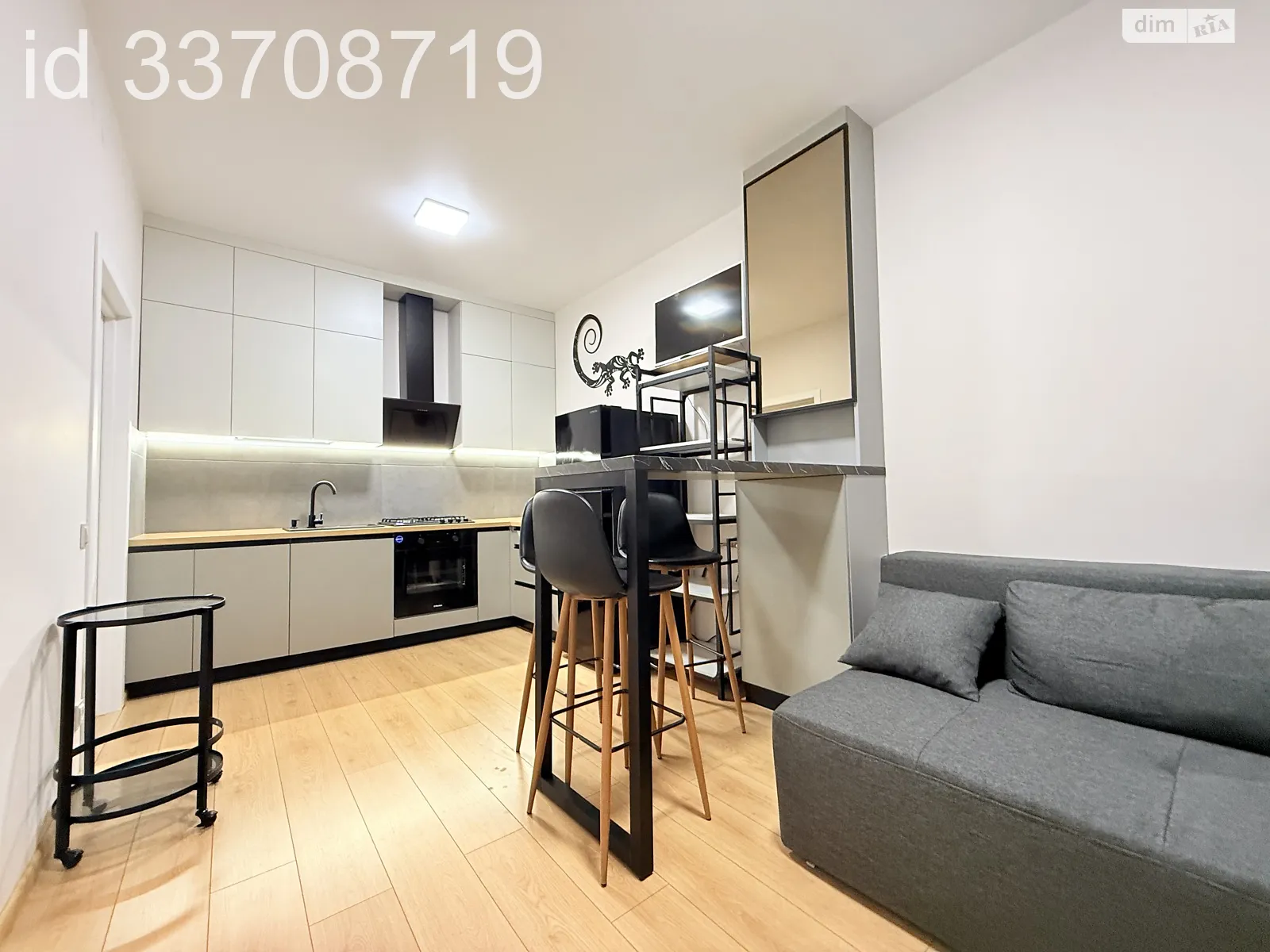 Продается 1-комнатная квартира 42.2 кв. м в Ужгороде, ул. Капушанская(Победы), 148 - фото 1