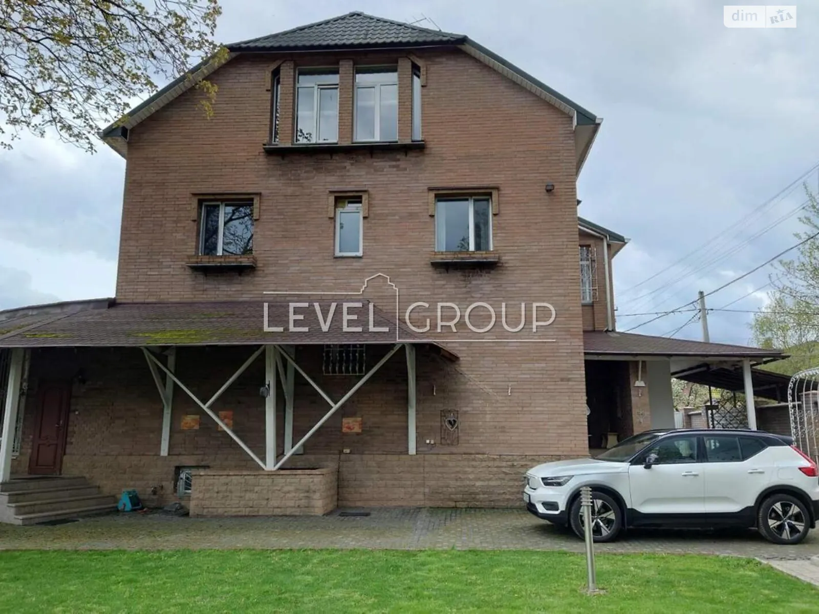 Продается дом на 3 этажа 387.5 кв. м с бассейном, цена: 405000 $ - фото 1