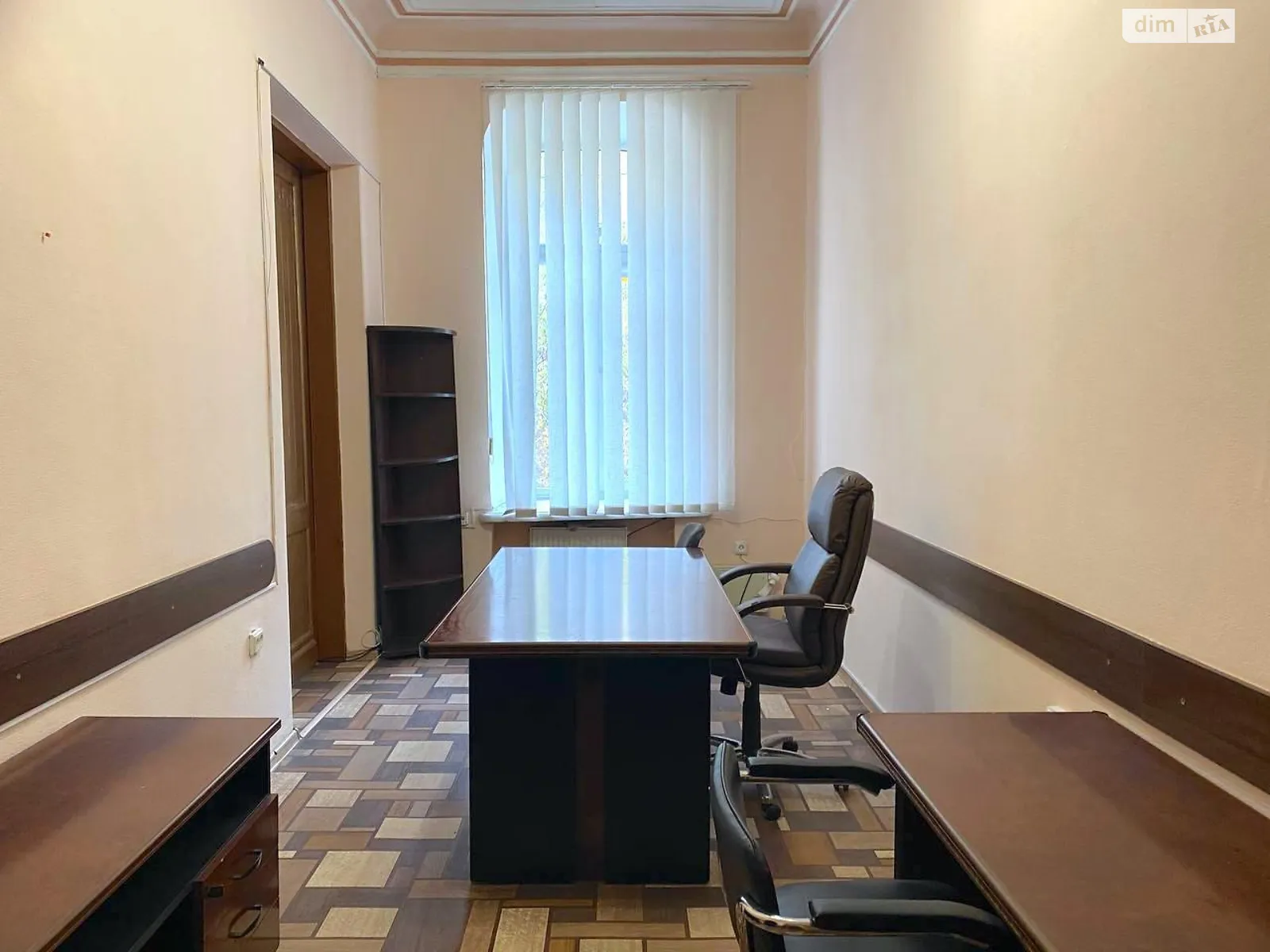 Сдается в аренду офис 29 кв. м в бизнес-центре, цена: 6000 грн - фото 1