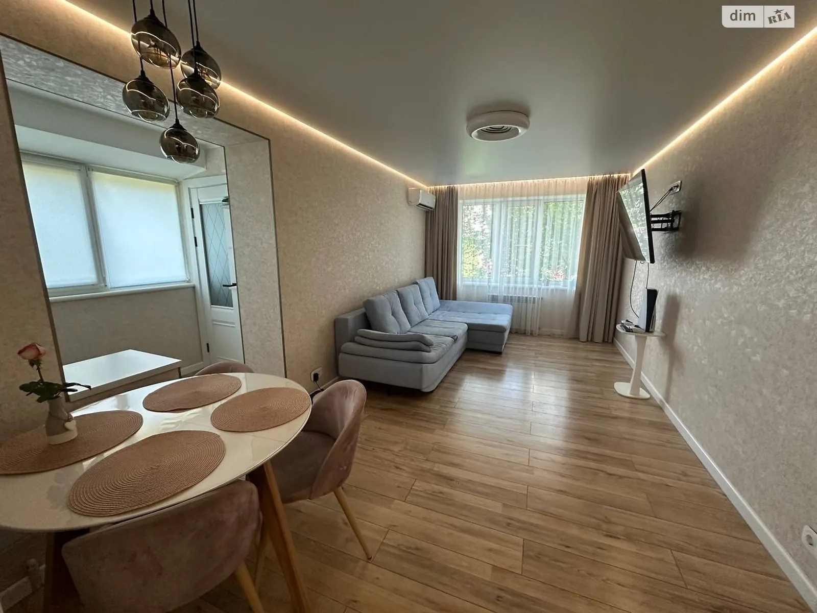 Продается 3-комнатная квартира 63.7 кв. м в Днепре, просп. Слобожанский, 141 - фото 1