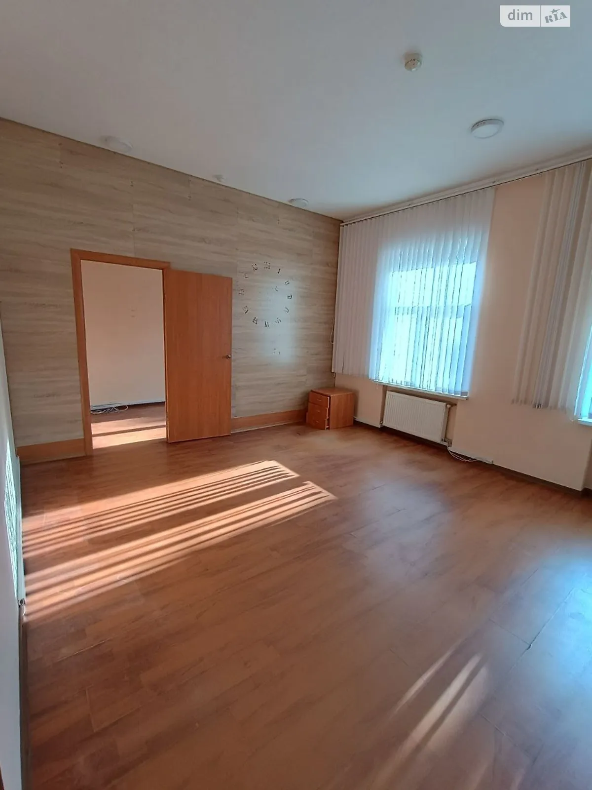 Сдается в аренду офис 30 кв. м в бизнес-центре, цена: 8500 грн - фото 1