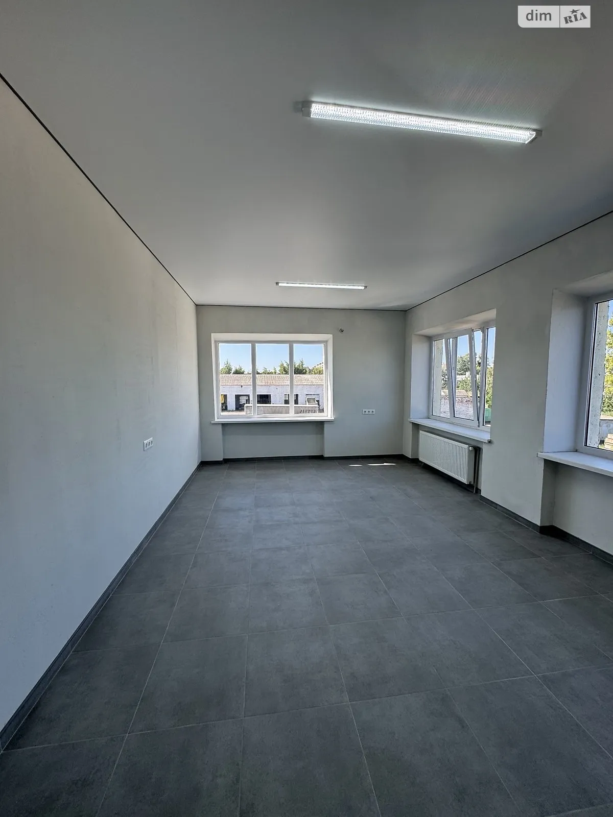 Сдается в аренду офис 220 кв. м в бизнес-центре, цена: 39900 $ - фото 1