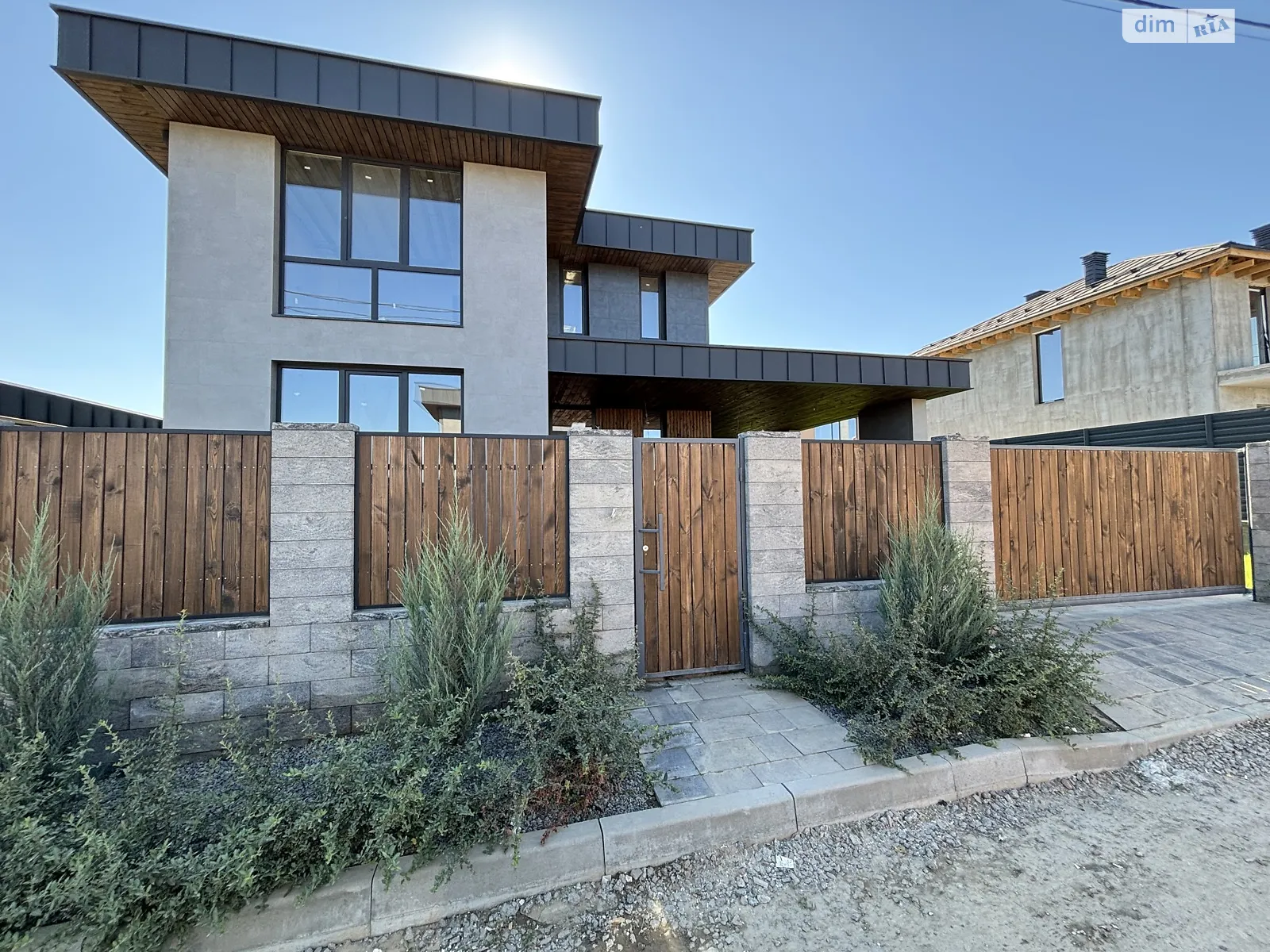 Продается дом на 2 этажа 175 кв. м с мебелью, цена: 290000 $ - фото 1