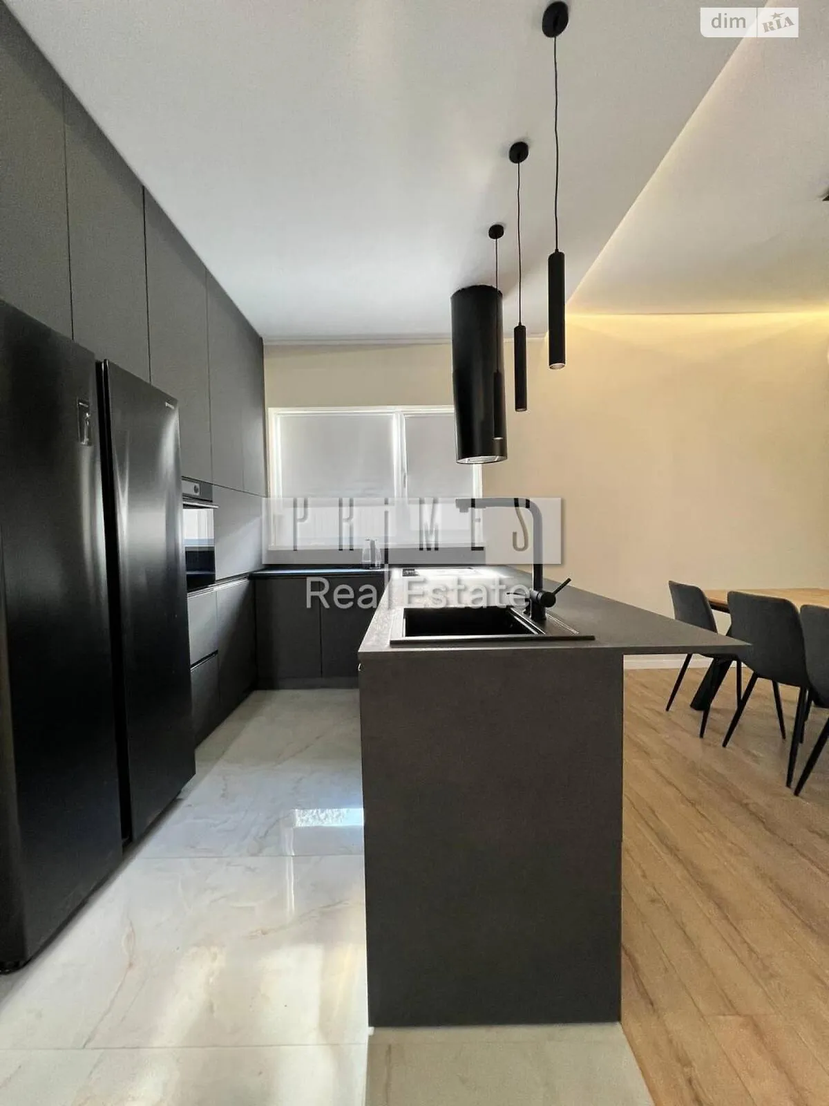 Продается дом на 2 этажа 240 кв. м с садом, цена: 245000 $ - фото 1