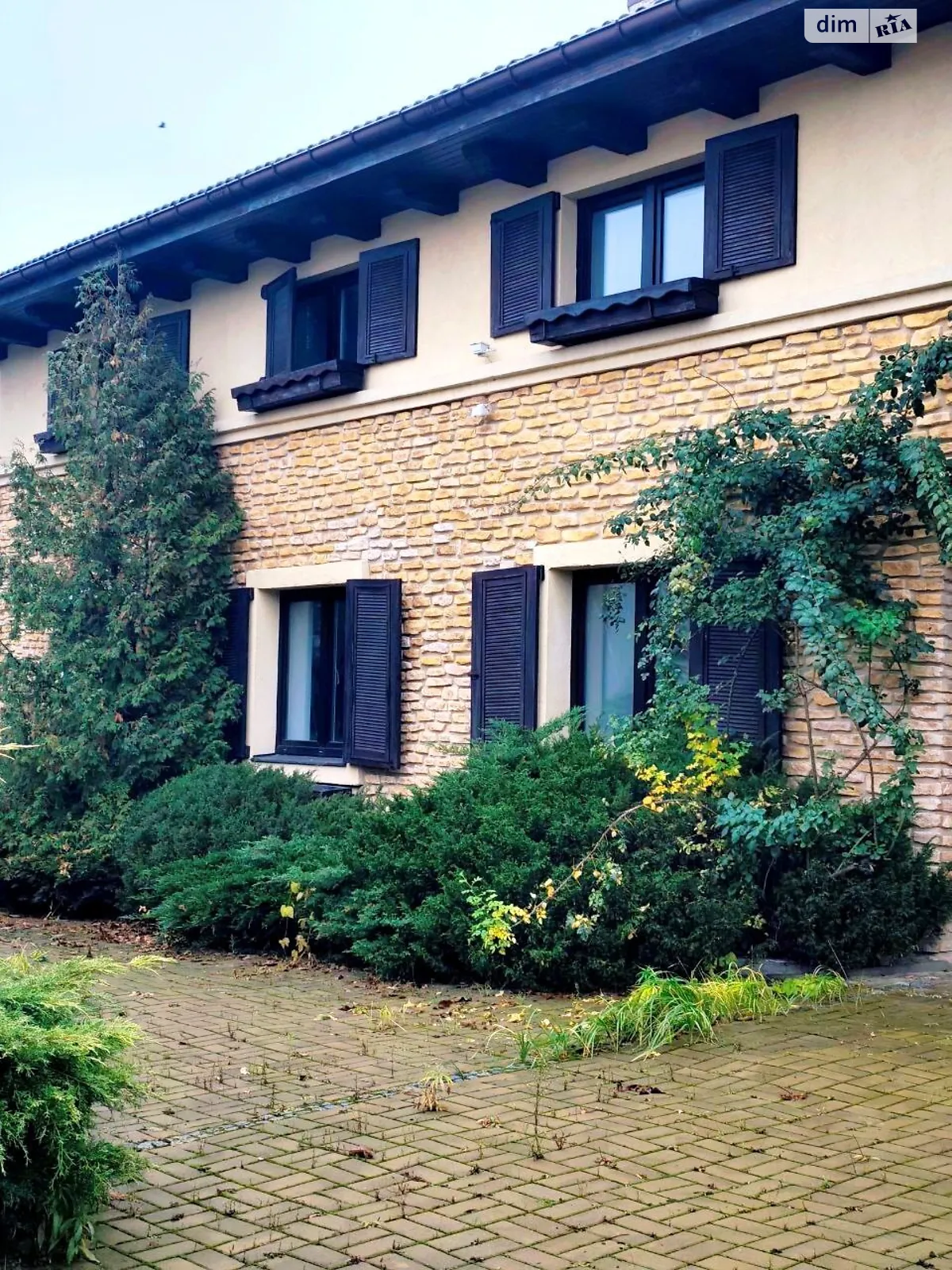 Продается дом на 2 этажа 252 кв. м с подвалом, цена: 115000 $ - фото 1