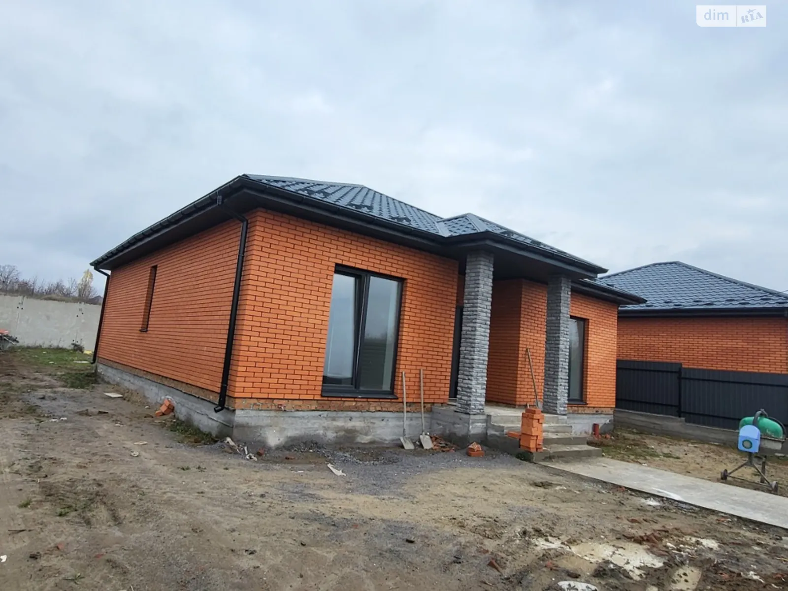 Продается одноэтажный дом 92 кв. м с балконом, цена: 92000 $ - фото 1