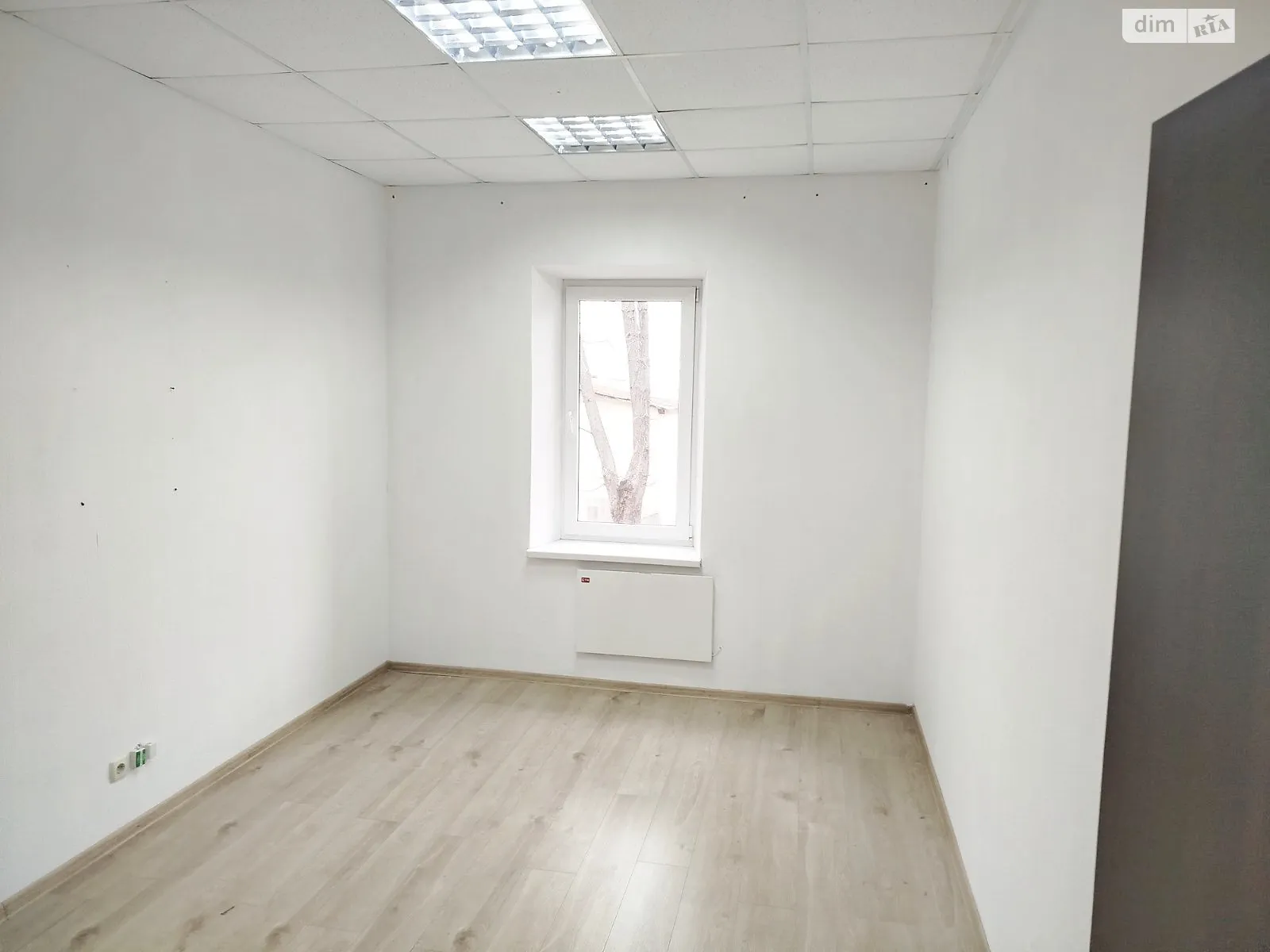 Сдается в аренду офис 19 кв. м в бизнес-центре, цена: 8040 грн - фото 1