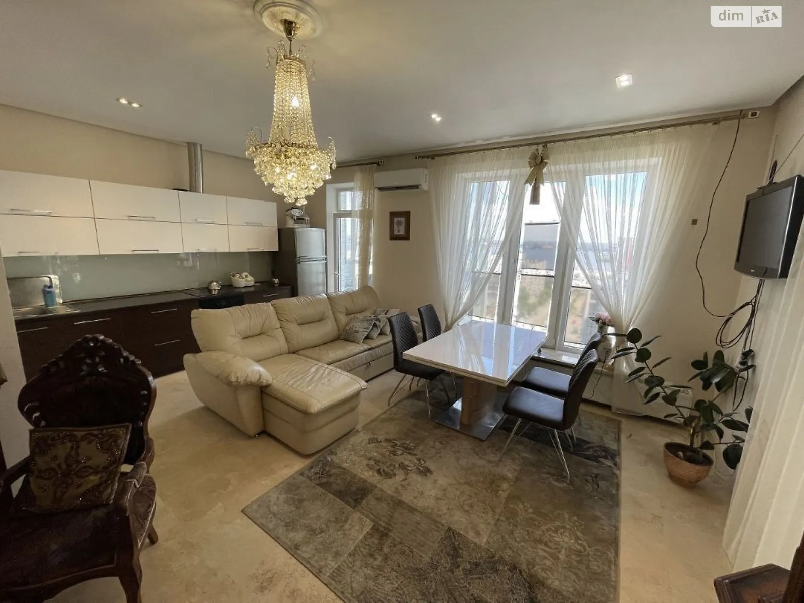 Сдается в аренду 2-комнатная квартира 72 кв. м в Днепре, ул. Литейная, 2А - фото 1