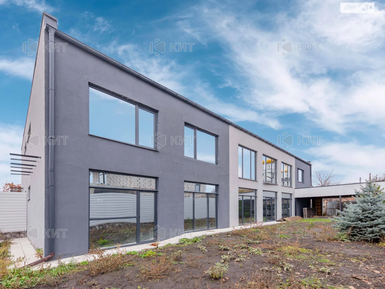 Продается дом на 2 этажа 211 кв. м с садом, цена: 135000 $ - фото 1