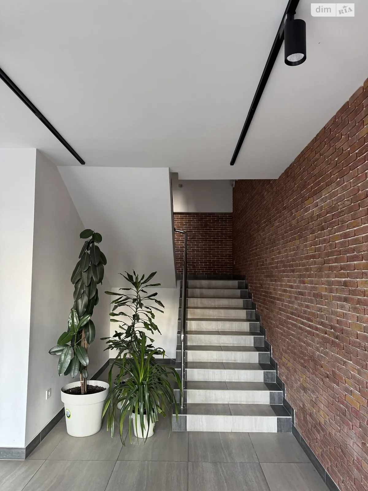 Продается 1-комнатная квартира 38.4 кв. м в Одессе, ул. Академика Сахарова, 5З - фото 1