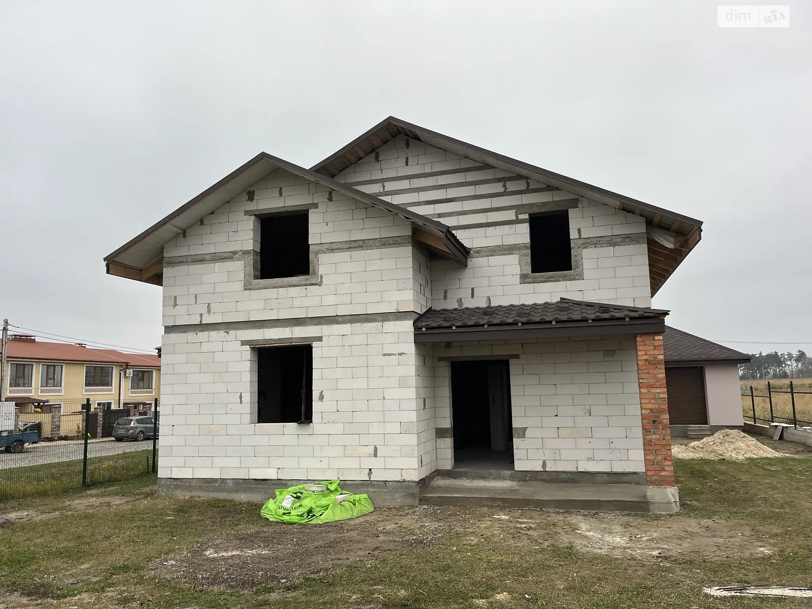 Продается дом на 2 этажа 150 кв. м с камином, цена: 110000 $ - фото 1