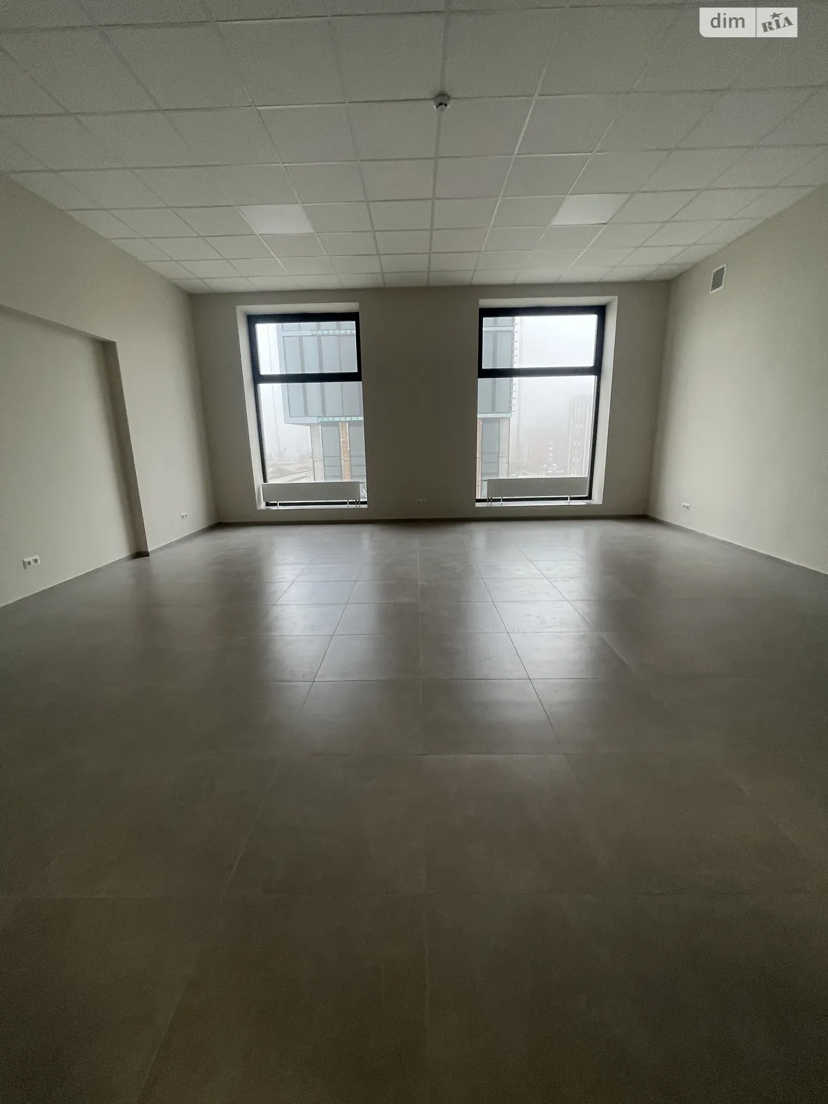 Сдается в аренду помещения свободного назначения 55.2 кв. м в 9-этажном здании, цена: 552 $ - фото 1