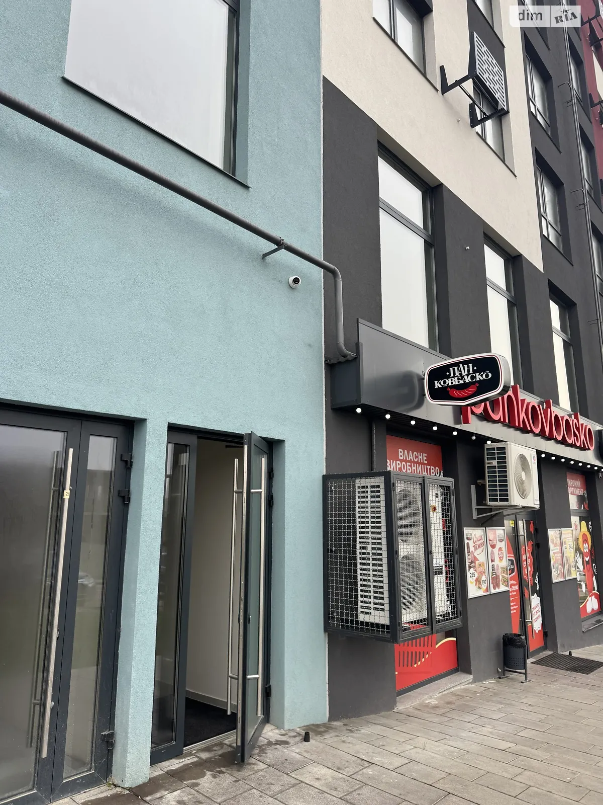 Сдается в аренду офис 63.5 кв. м в бизнес-центре, цена: 630 $ - фото 1