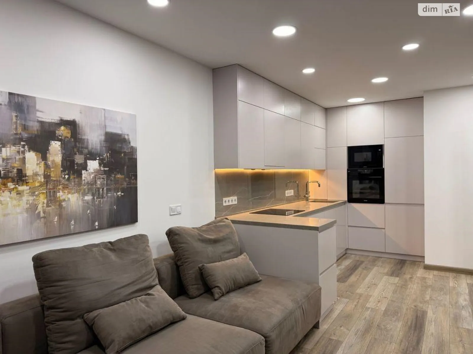 Продается 2-комнатная квартира 85 кв. м в Киеве, ул. Маккейна Джона, 3А - фото 1