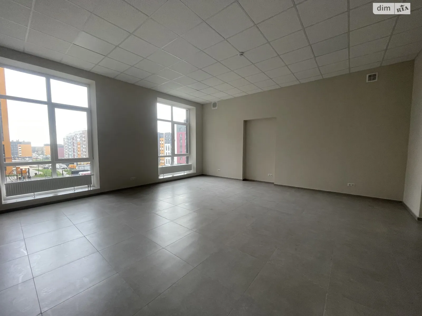 Сдается в аренду помещения свободного назначения 45.9 кв. м в 9-этажном здании, цена: 535 $ - фото 1