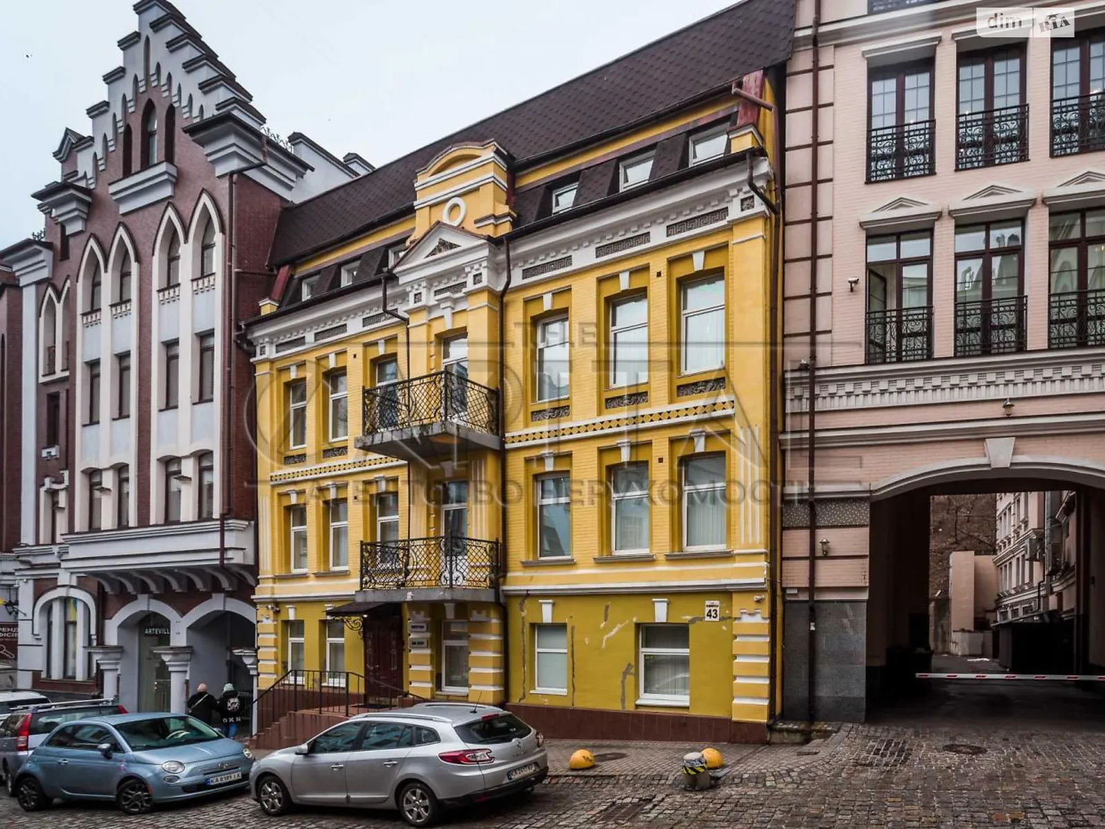 Сдается в аренду офис 1012 кв. м в бизнес-центре, цена: 8000 $ - фото 1