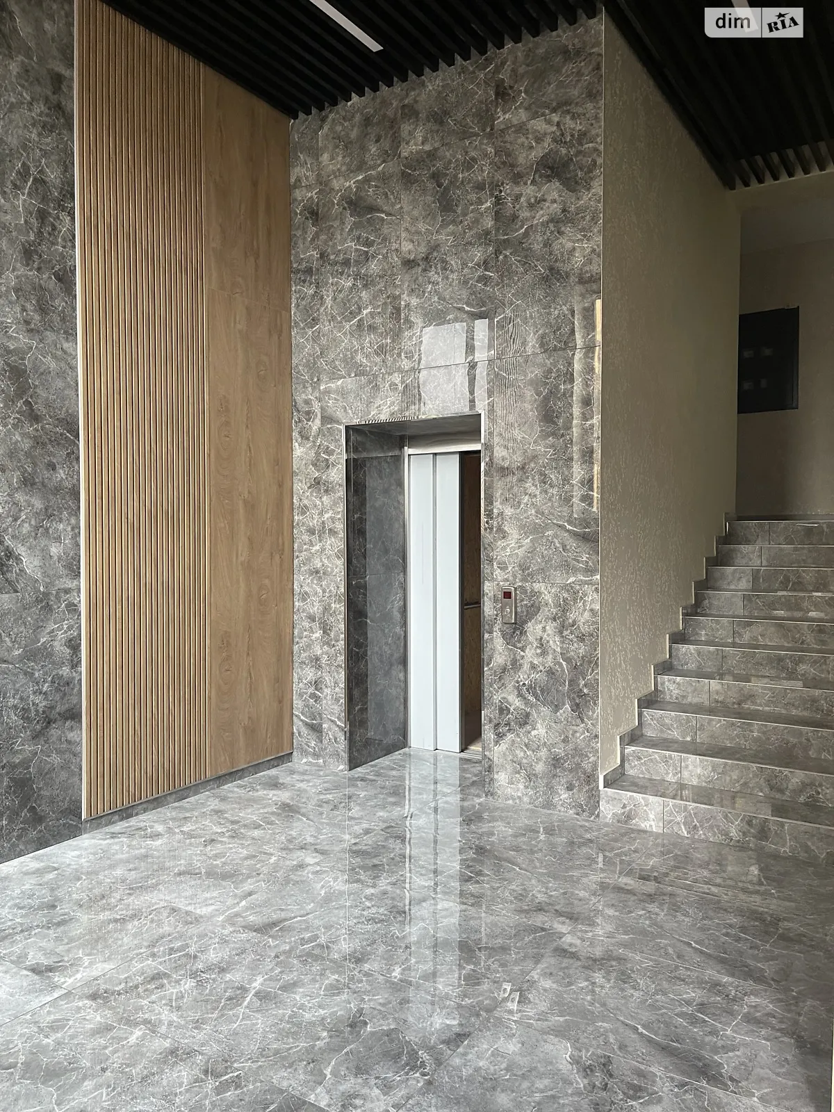 Продається 1-кімнатна квартира 43.7 кв. м у Ірпені, вул. Лисенка, 21 - фото 1