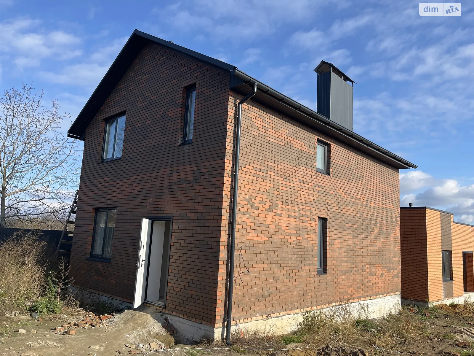 Продается дом на 2 этажа 105 кв. м с садом, цена: 88000 $ - фото 1