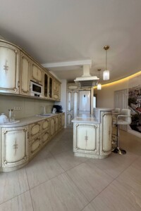 Продажа квартиры, Ивано-Франковск, р‑н. Центр, Владимира Великого улица