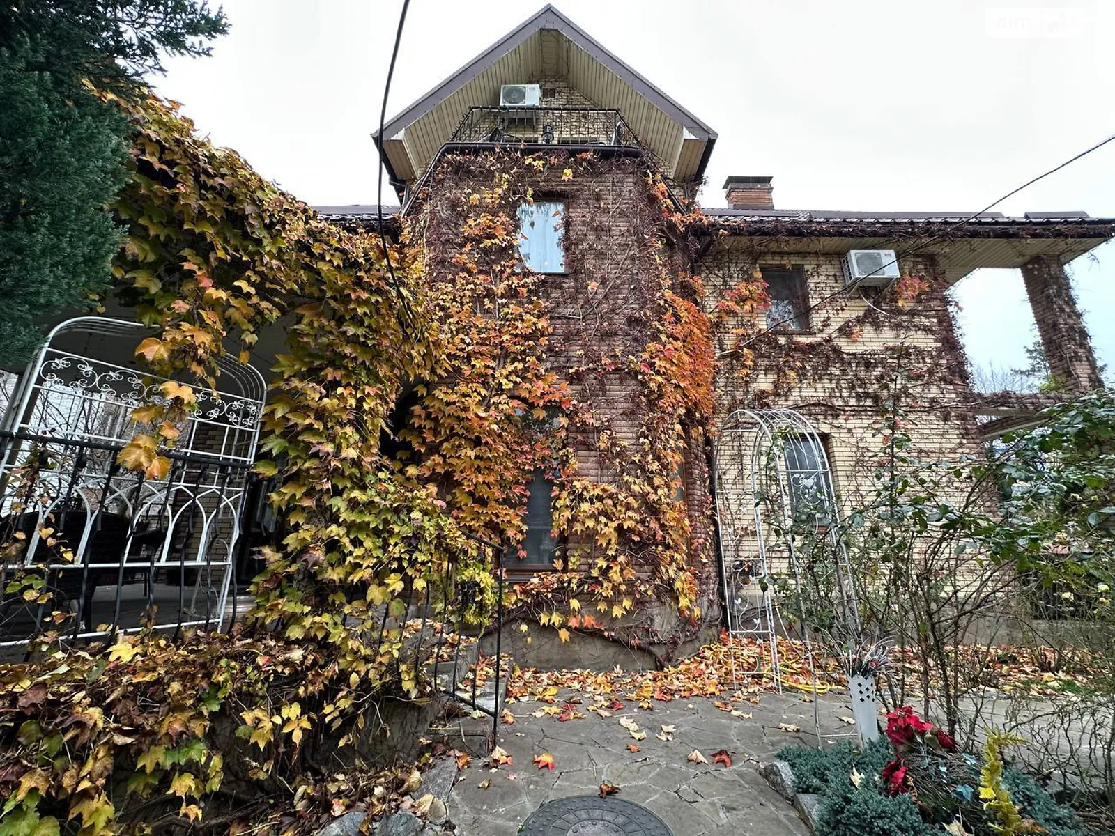 Продается помещения свободного назначения 866.2 кв. м в 3-этажном здании, цена: 700000 $ - фото 1