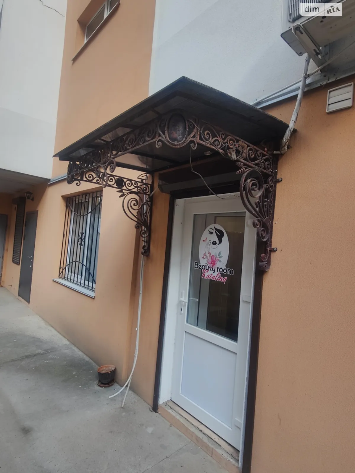 Продается помещения свободного назначения 32 кв. м в 16-этажном здании, цена: 28000 $ - фото 1