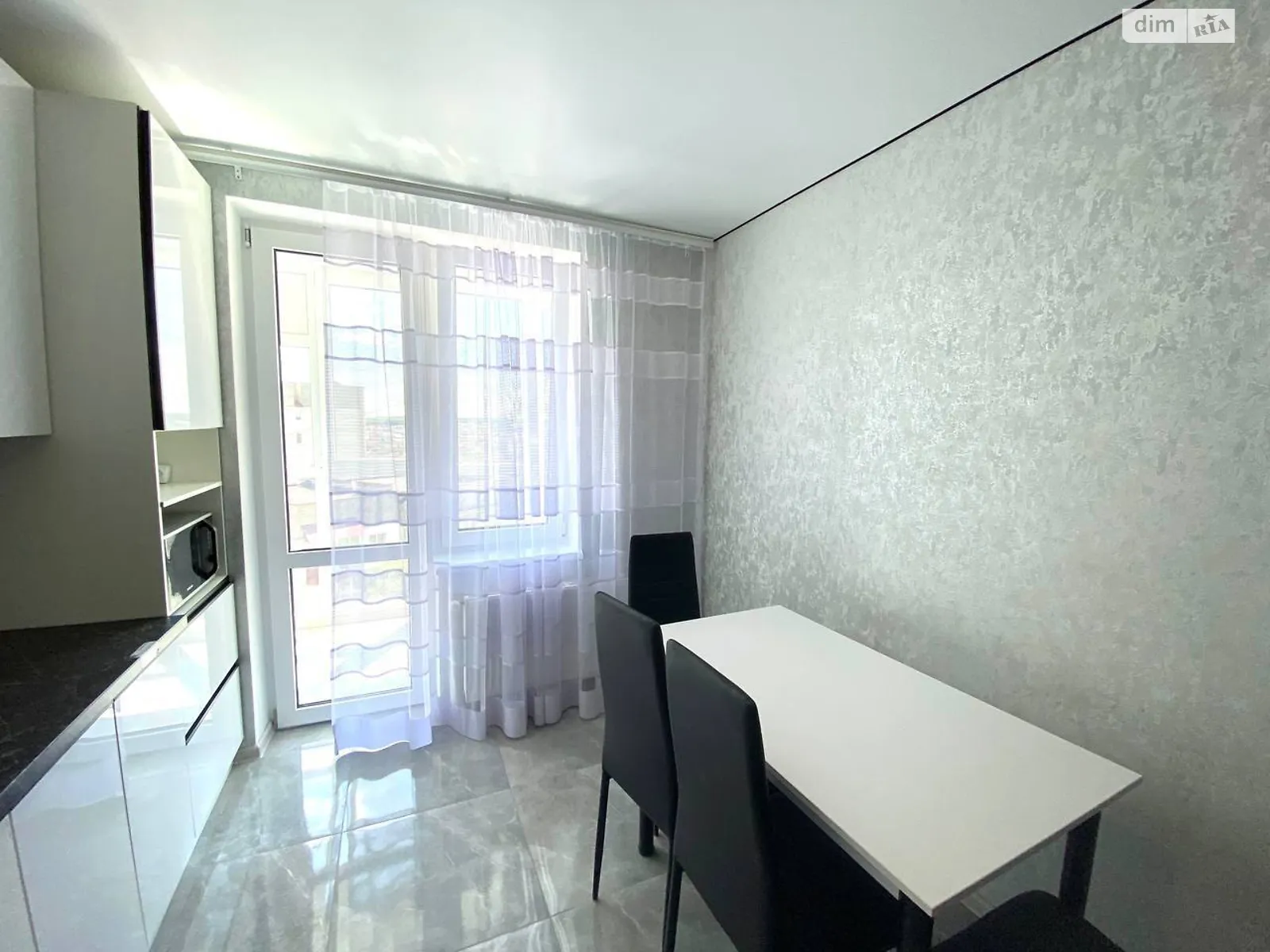 1-комнатная квартира 47 кв. м в Тернополе, ул. Троллейбусная - фото 1