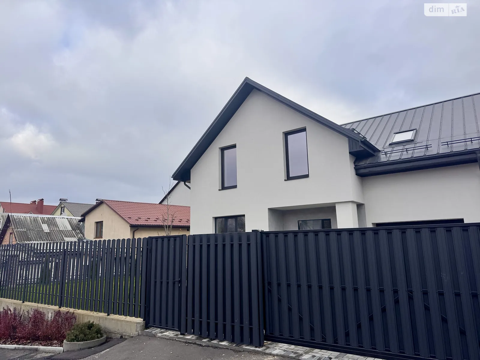 Продается дом на 2 этажа 150 кв. м с мансардой, цена: 210000 $ - фото 1