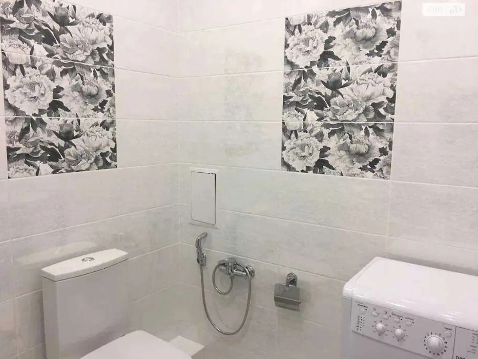 Сдается в аренду 1-комнатная квартира 50 кв. м в Одессе, ул. Среднефонтанская, 35 корпус 1 - фото 1