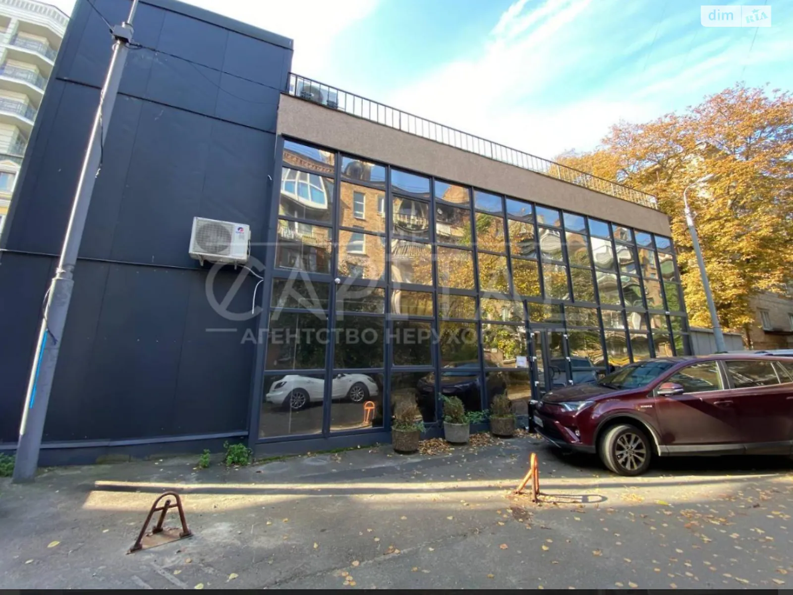 Здається в оренду офіс 201 кв. м в бізнес-центрі, цена: 2800 $ - фото 1