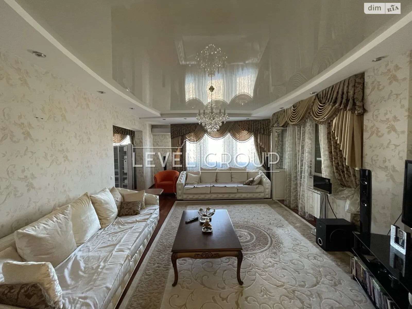 Продается 3-комнатная квартира 121 кв. м в Киеве, ул. Саперно-Слободская, 10 - фото 1