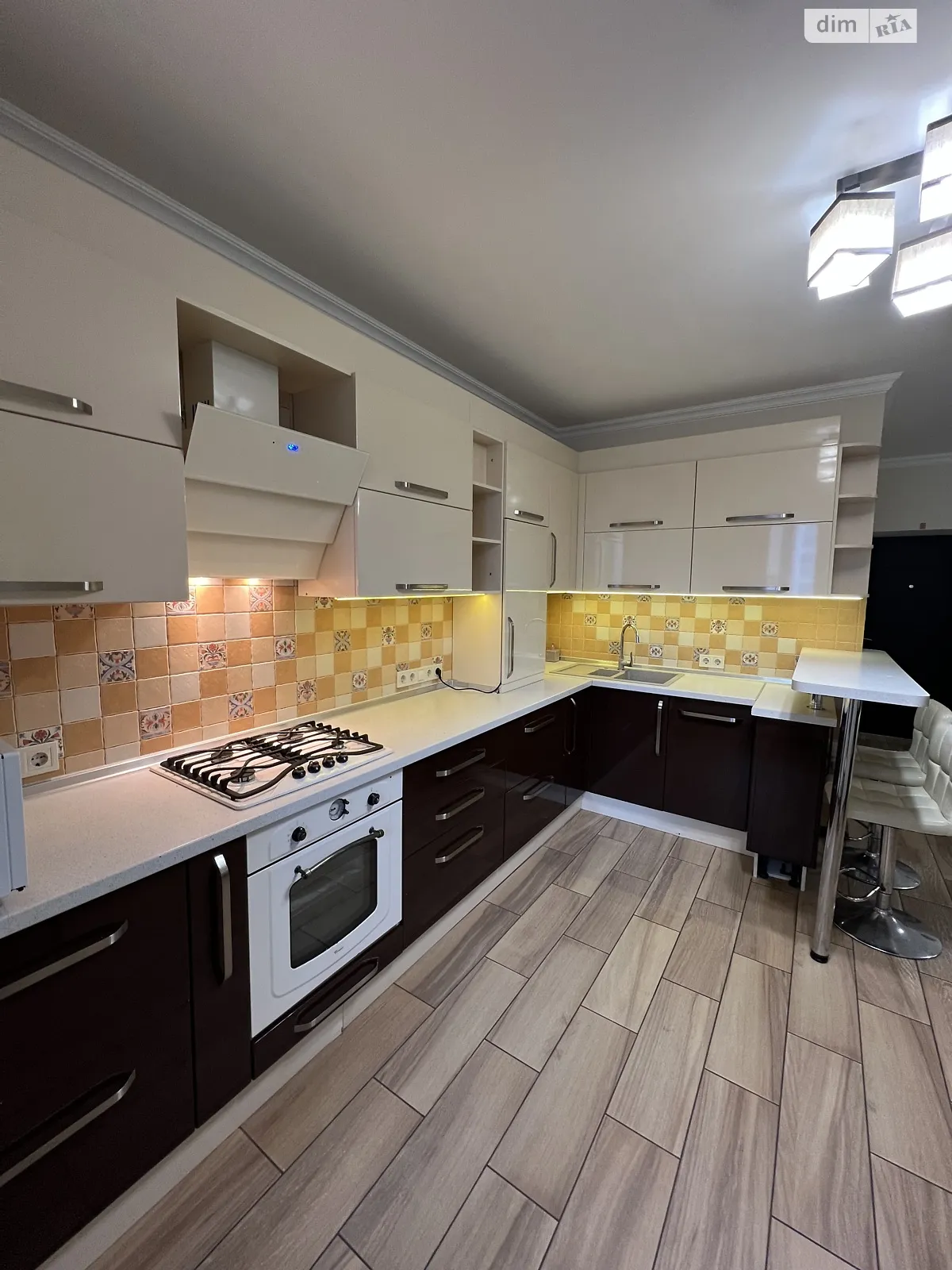 Продается 1-комнатная квартира 59 кв. м в Полтаве, ул. Бедного Александра - фото 1