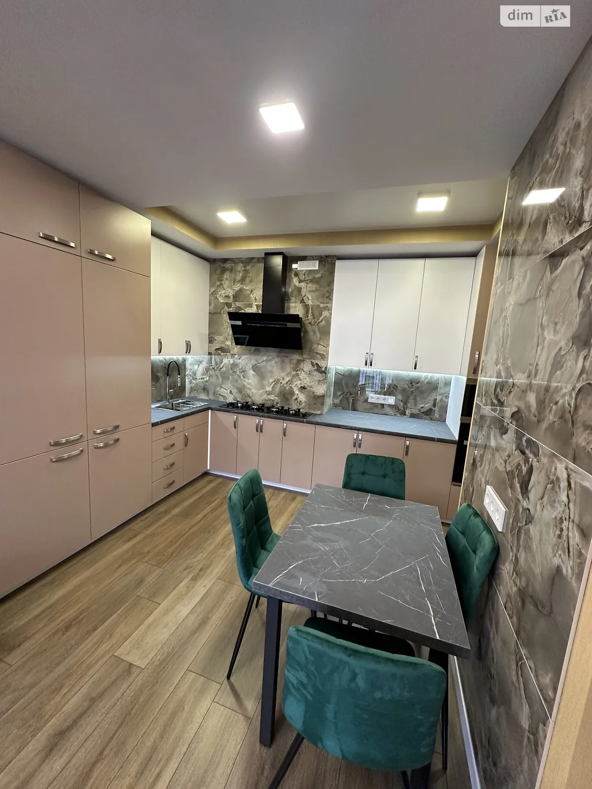 Продается 2-комнатная квартира 57 кв. м в Львове, ул. Щирецкая, 28 - фото 1