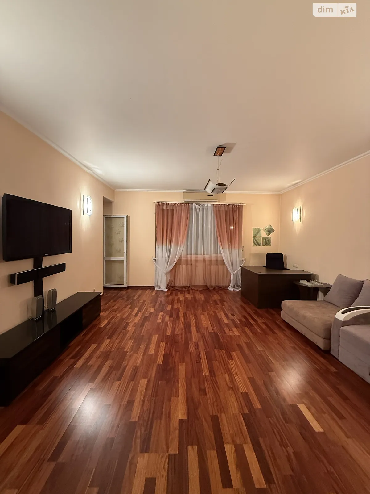 Сдается в аренду 3-комнатная квартира 140 кв. м в Киеве, просп. Владимира Ивасюка, 4 корпус 1 - фото 1