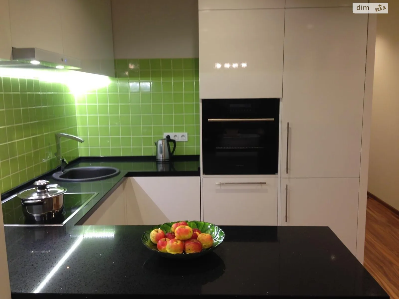 Продается 1-комнатная квартира 54 кв. м в Киеве, ул. Василия Симоненко, 5А - фото 1