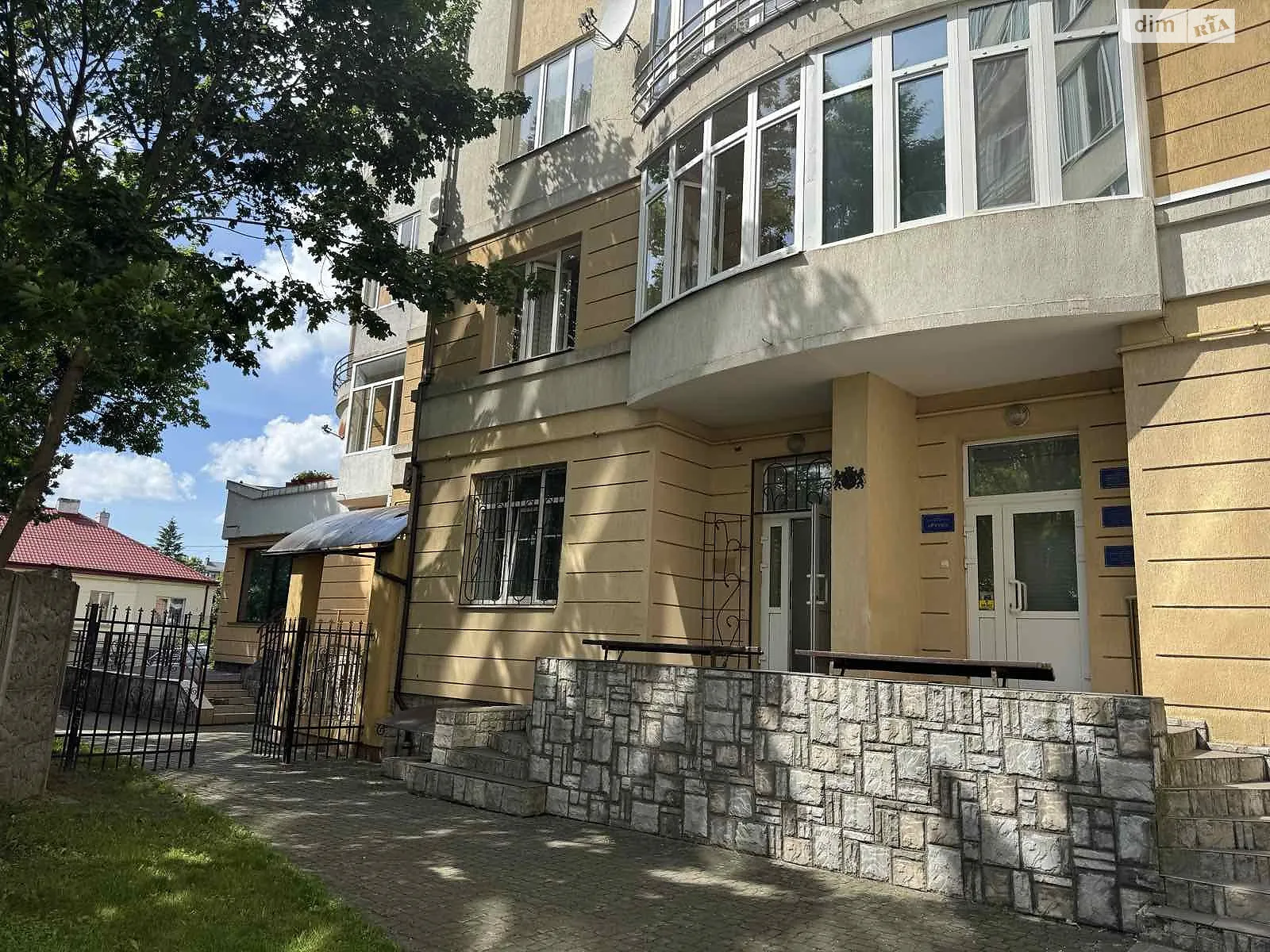 Здається в оренду офіс 112 кв. м в бізнес-центрі, цена: 730 $ - фото 1