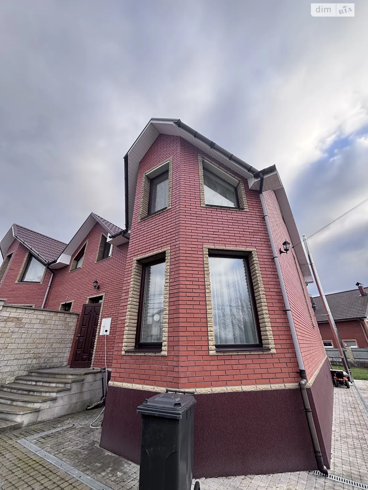 Сдается в аренду дом на 2 этажа 150 кв. м с камином, цена: 40000 грн - фото 1