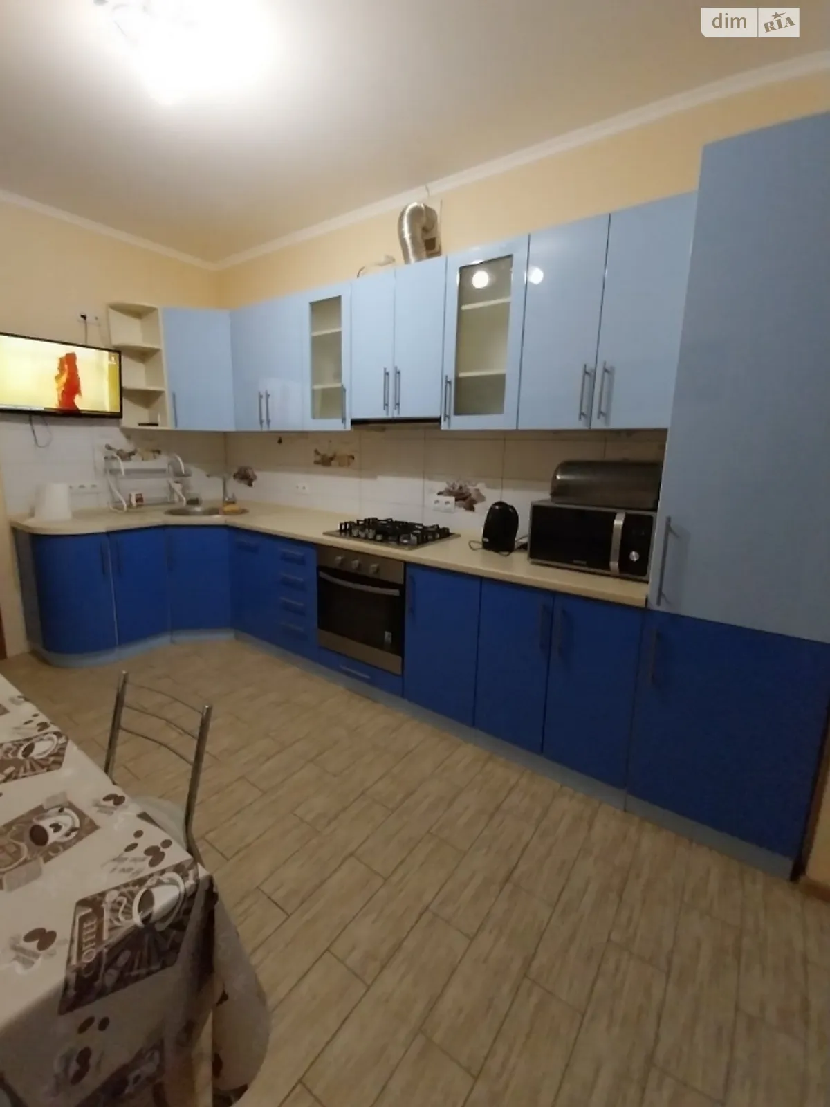 1-комнатная квартира 54 кв. м в Луцке, ул. Дмитрия Иващенко - фото 1