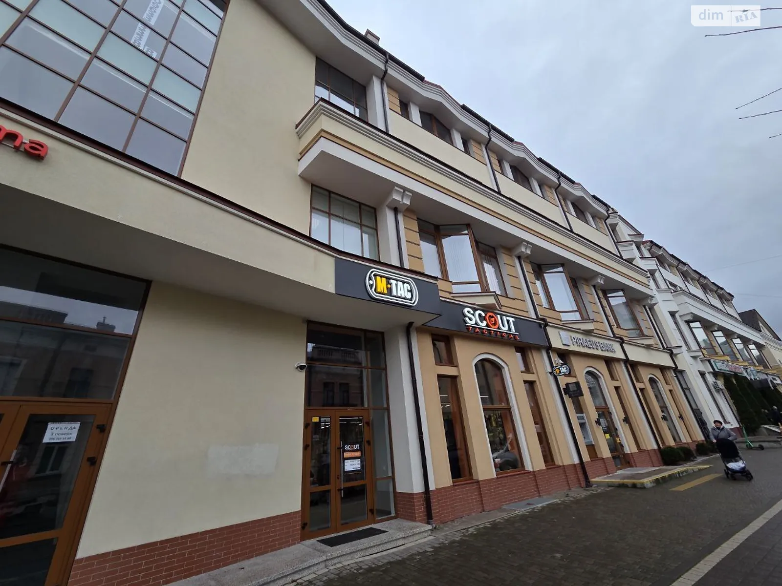 Сдается в аренду офис 716 кв. м в бизнес-центре, цена: 5728 $ - фото 1