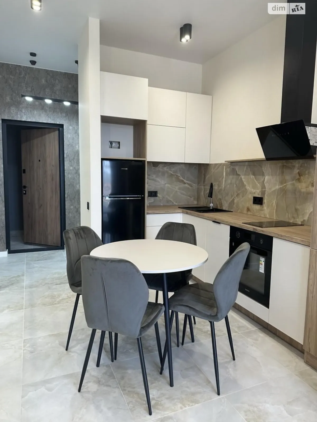 Продается 1-комнатная квартира 43 кв. м в Одессе, ул. Чубаевская, 1 - фото 1