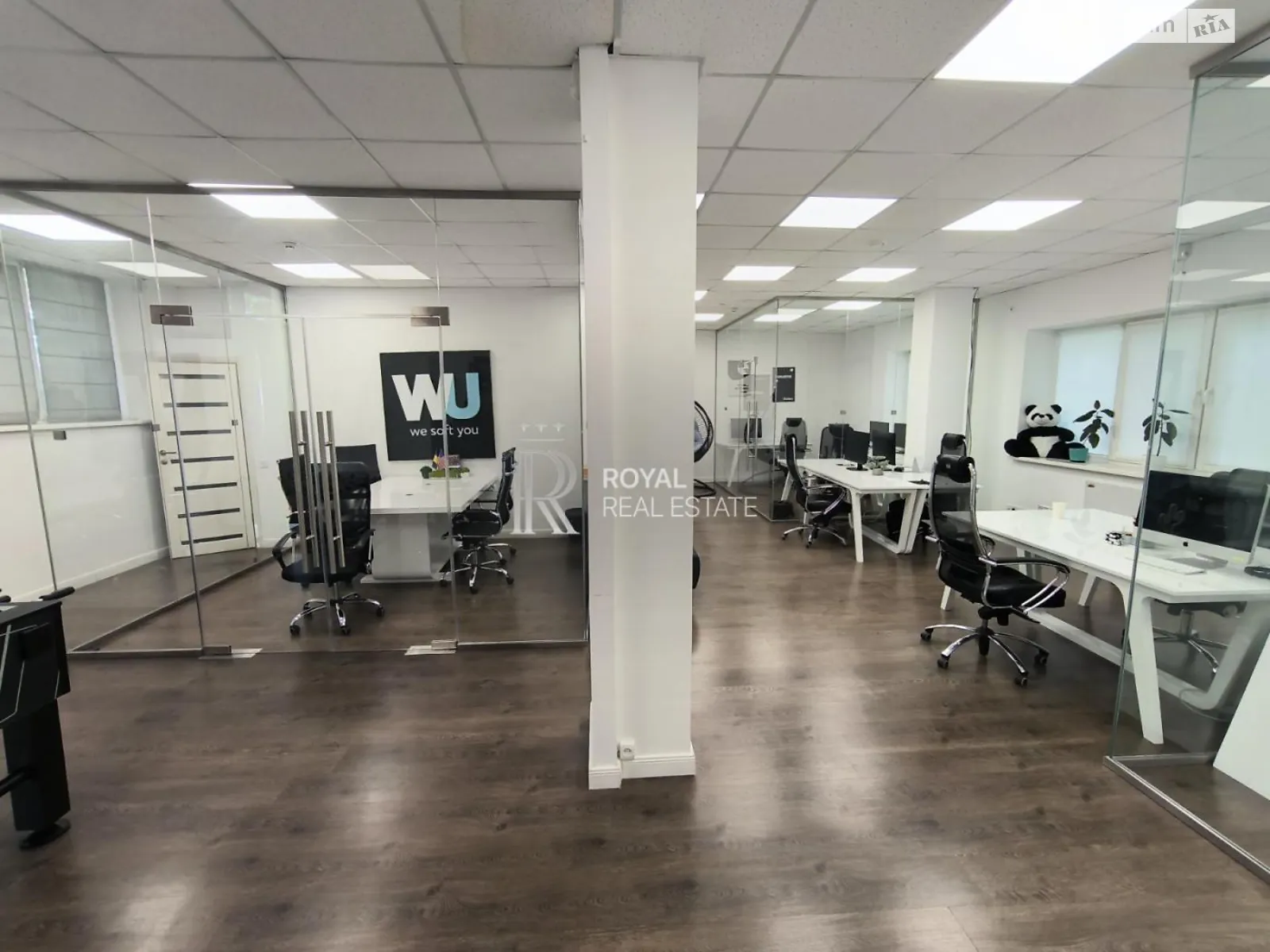 Сдается в аренду офис 91.7 кв. м в бизнес-центре, цена: 1800 $ - фото 1