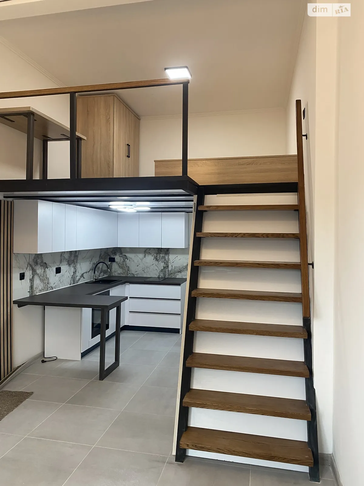 1-комнатная квартира 36 кв. м в Тернополе, ул. Стадниковой Софии, 40 - фото 1